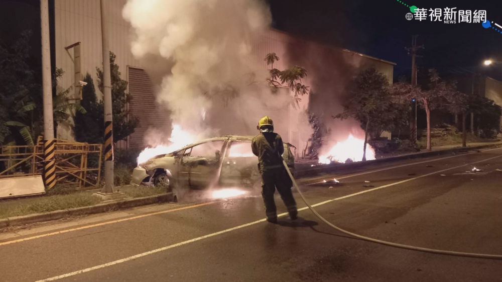 台南兩車相撞起火 車內3人被燒死