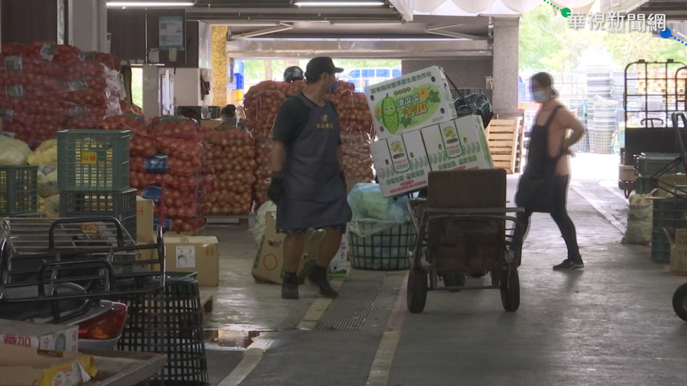有人未戴口罩!新北果菜市場遭批漏洞