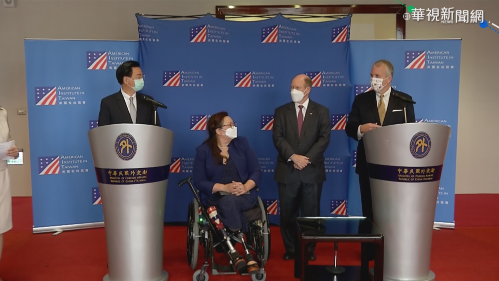 美3參議員訪台 宣布捐75萬劑疫苗