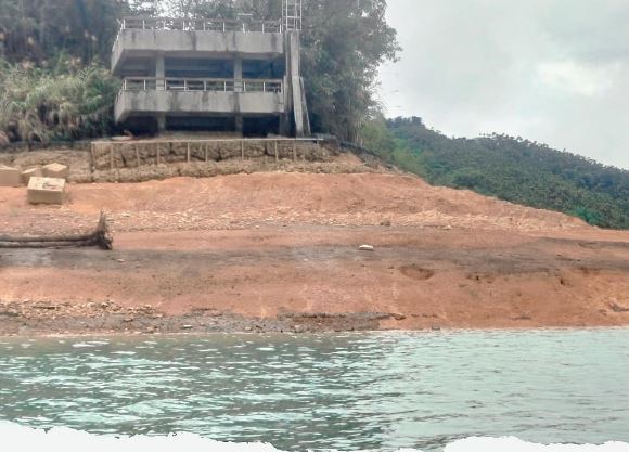 「道光23年仲夏」墓碑 (翻攝自臉書 / 日月潭一等高)