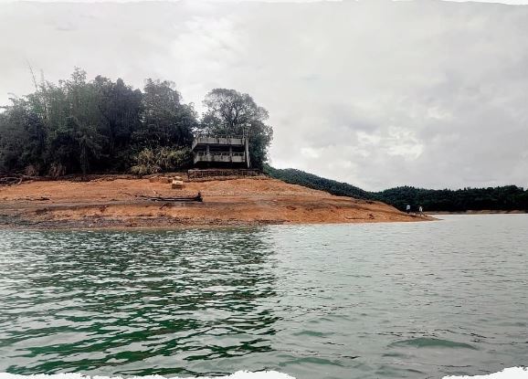 「道光23年仲夏」墓碑再度沒入日月潭 (翻攝自臉書 / 日月潭一等高)