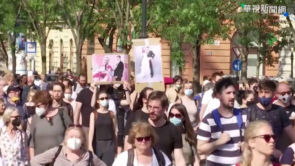 反復旦分校進駐 上萬匈牙利民眾抗議