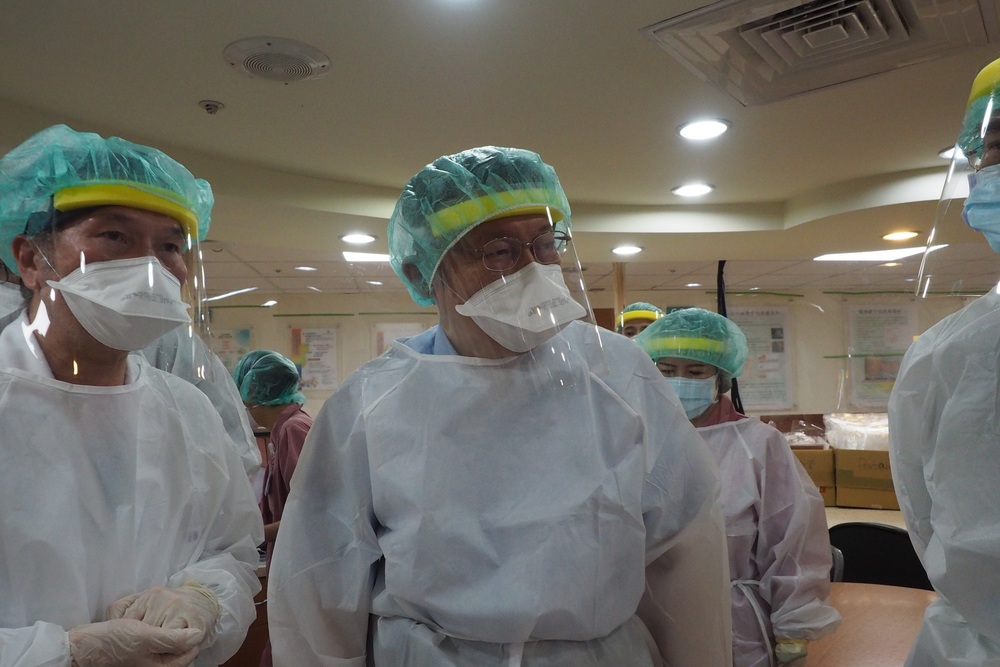 千劑疫苗濫打爭議 柯文哲深夜再道歉：都怪「人性」