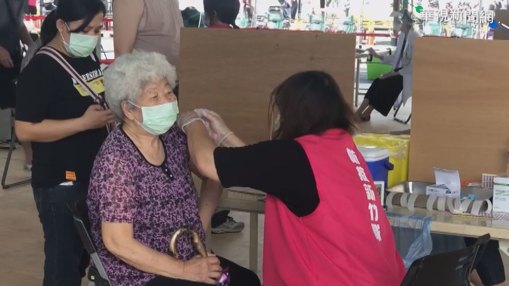 北市開放長者網路預約打疫苗 他：難怪整天惹怒老人