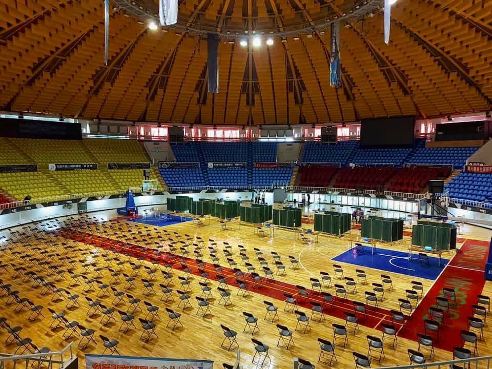 （「宇美町式打法」需要一個大空間，擺放足夠的椅子。／翻攝自臉書粉絲專頁「陳其邁」。）