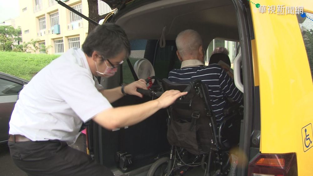 載長者打疫苗! 高雄逾千運將熱血接送