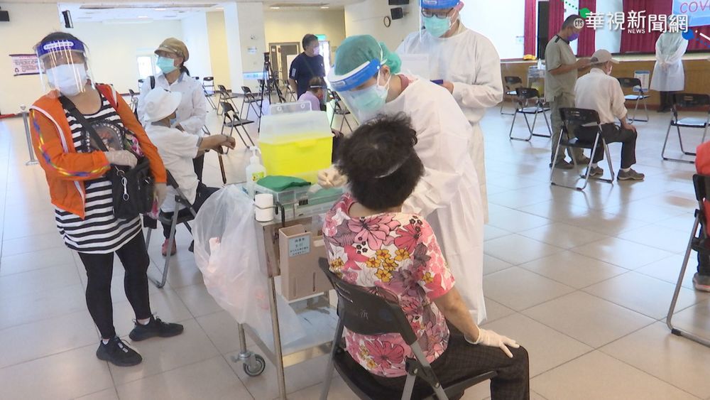 疫苗診3小時看98人 醫拇指痠麻不能動