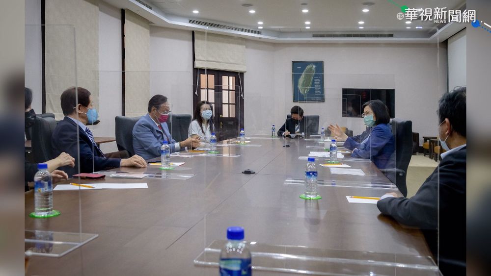 總統會郭台銘.劉德音 達疫苗採購共識