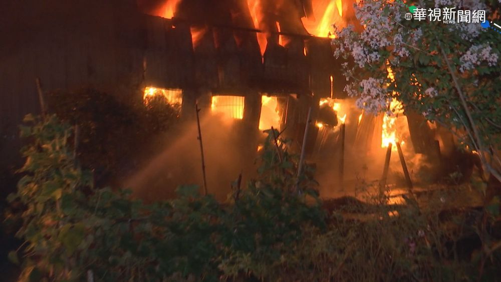 三峽舊衣回收廠大火 刺鼻臭味飄到板橋