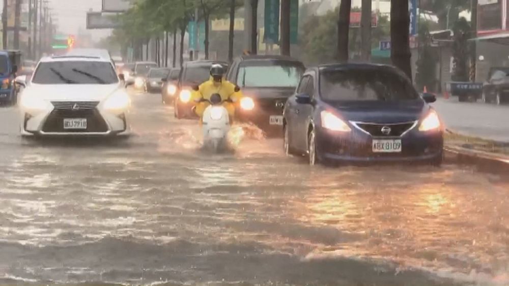 彰化暴雨 芬園七旬婦騎車墜溝命危