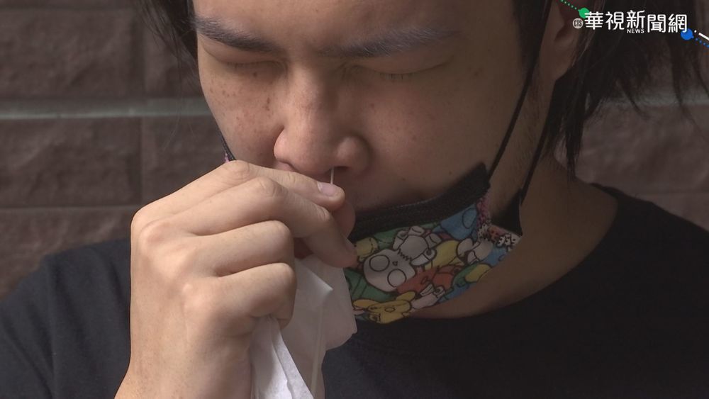 超商開賣居家快篩 民眾排30分鐘購買