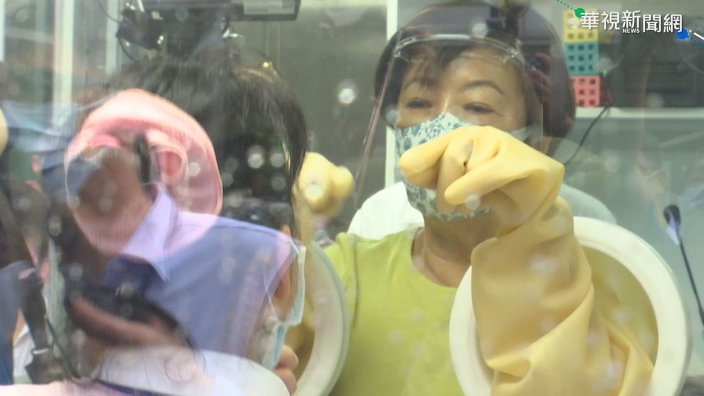 台積電捐10座採檢站 張淑芬現身台大