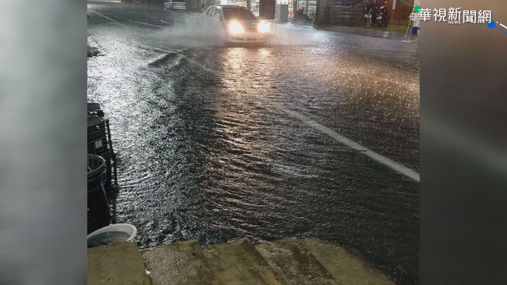大雨轟炸屏東! 多條馬路變成小河