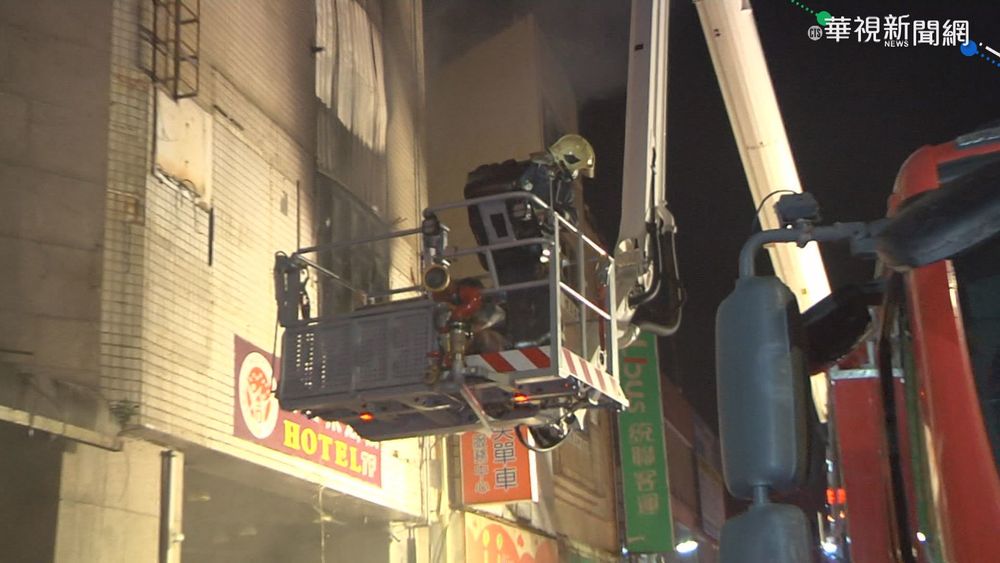 2樓起火下不去 雲梯車接力救援9小時!