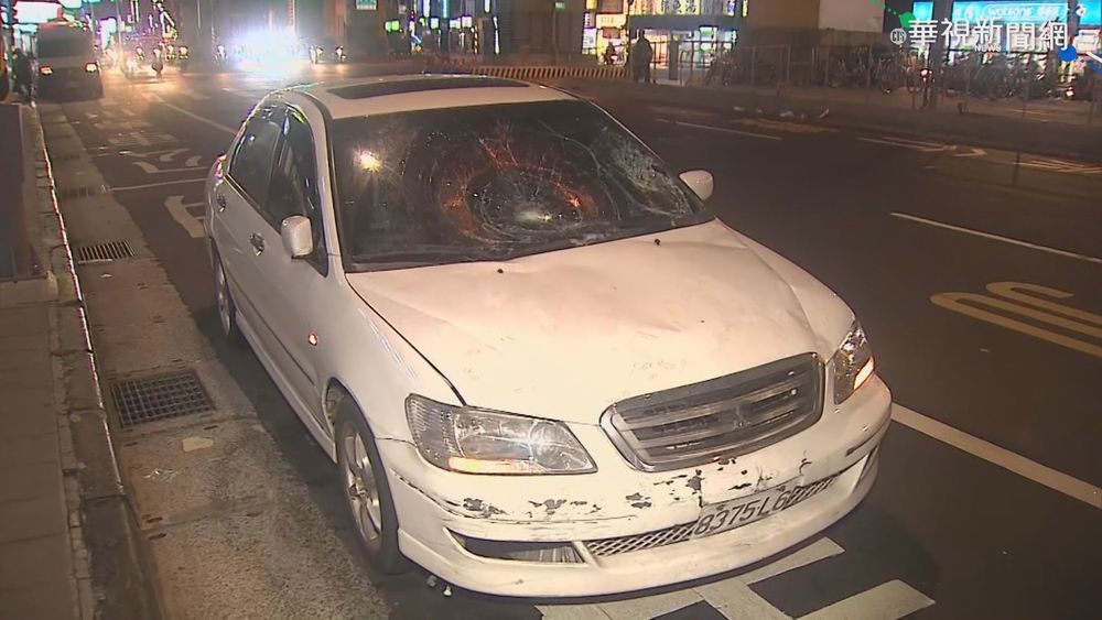 碰! "醉"駕駛闖紅燈 5路人悚遭撞飛