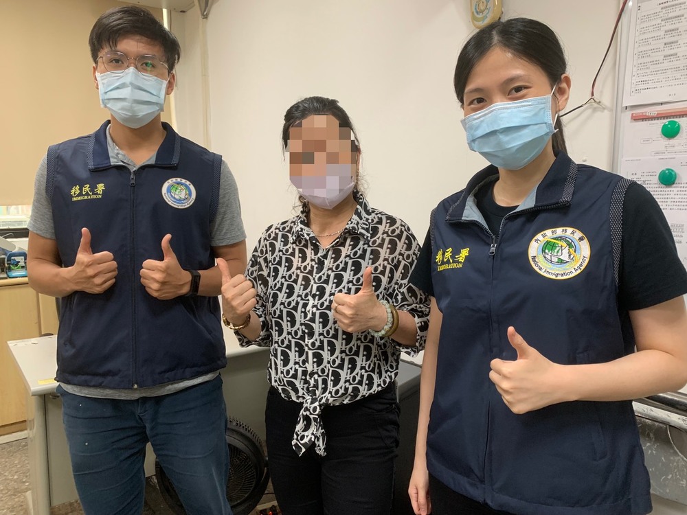 失聯移工疑確診不敢就醫 警助平安返國與丈夫團聚