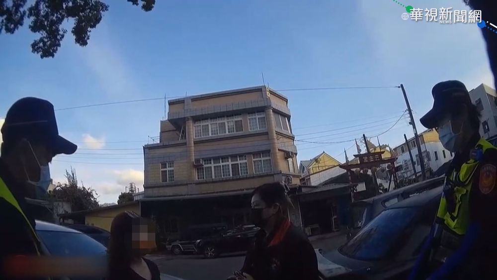 民眾群聚吃臭豆腐 遭員警取締爆口角