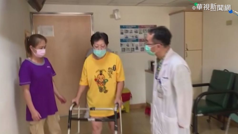 染疫重症婦人昏迷21天 康復出院謝醫護