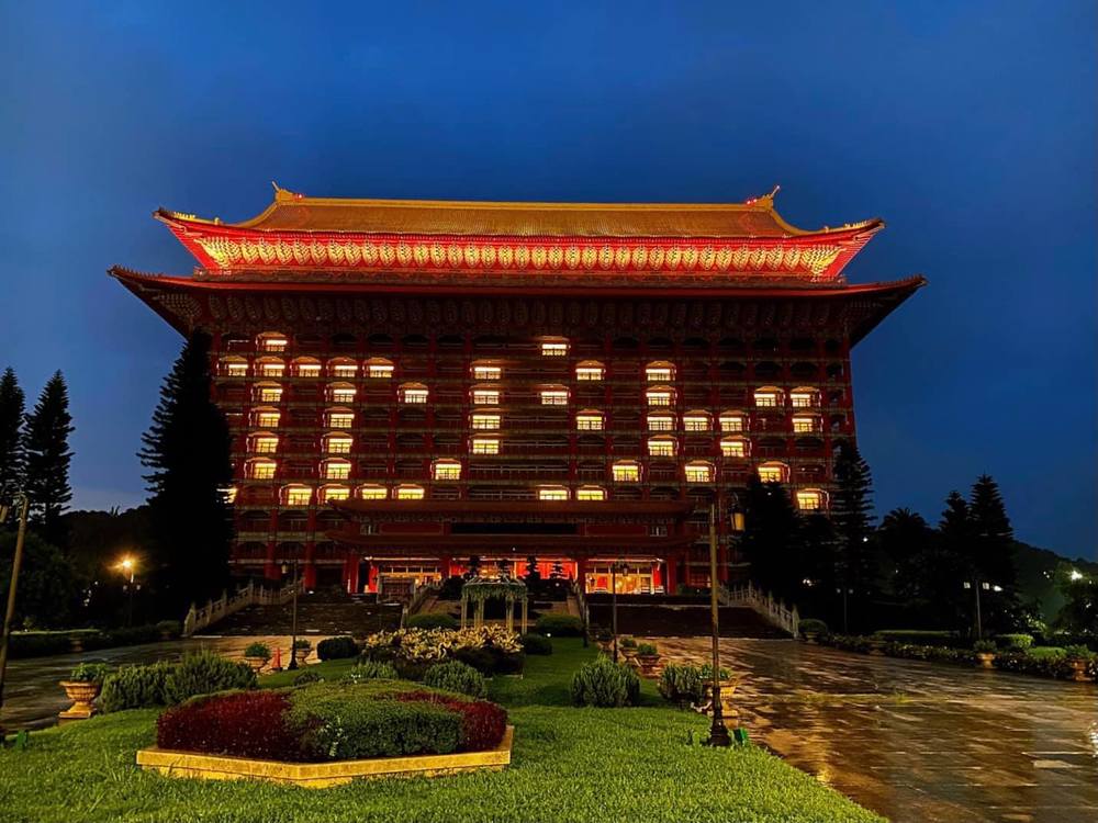 日本捐113萬劑AZ疫苗抵台！101、圓山飯店點燈致謝