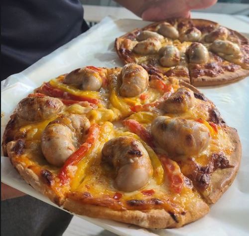 雞佛披薩引起討論(翻攝自臉書 / 爆廢公社公開版)