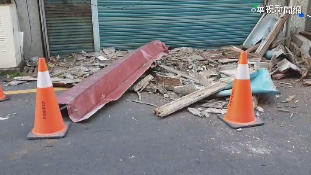 花蓮地牛翻身搖不停 服飾店女兒牆倒塌