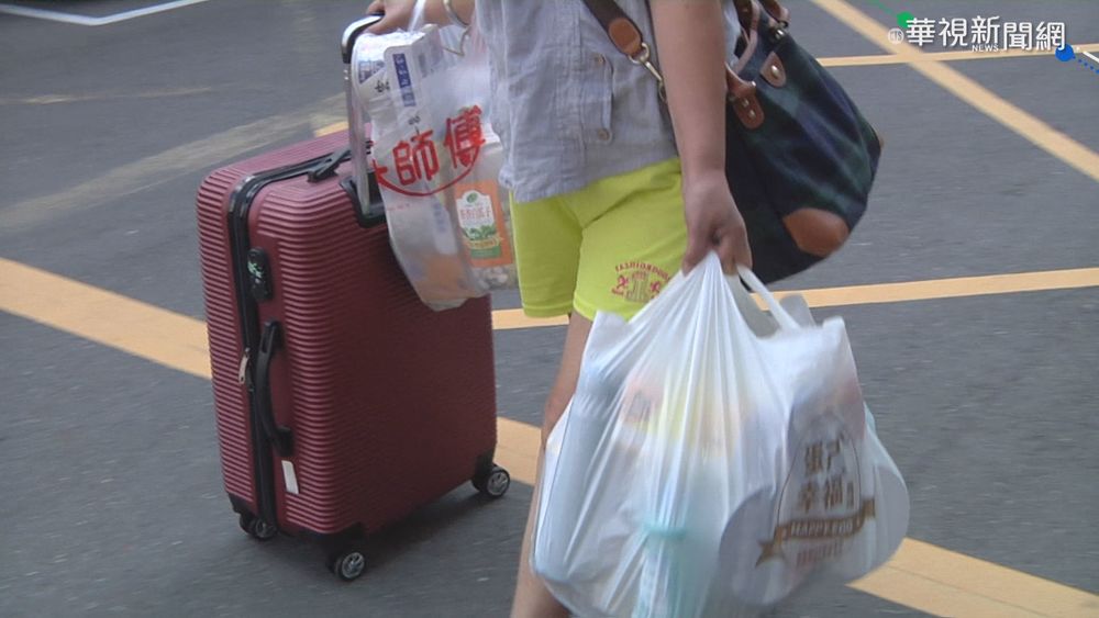 鳳山大樓群聚隔離期滿 住戶歸心似箭