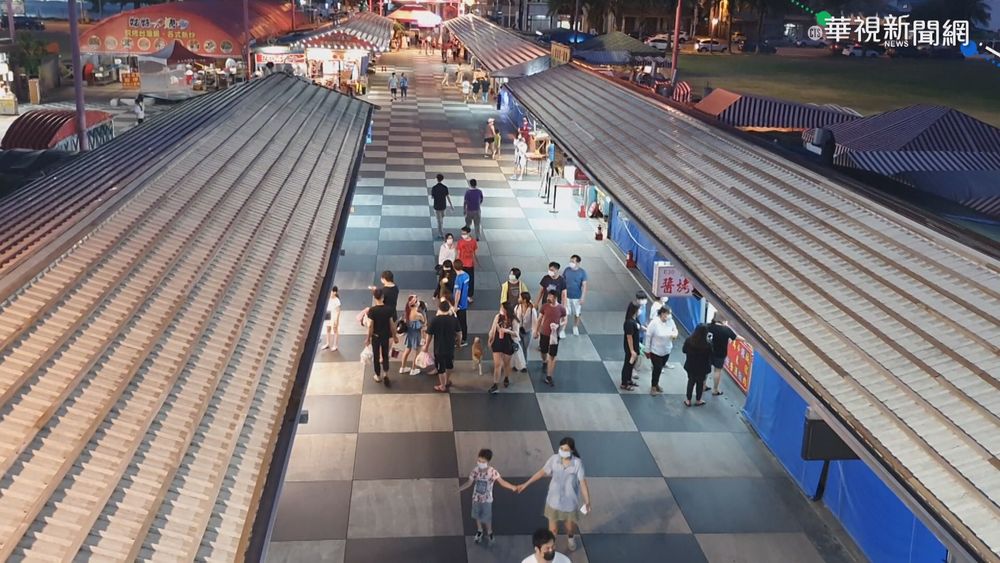 沒戴口罩.邊走邊吃 東大門夜市違規多