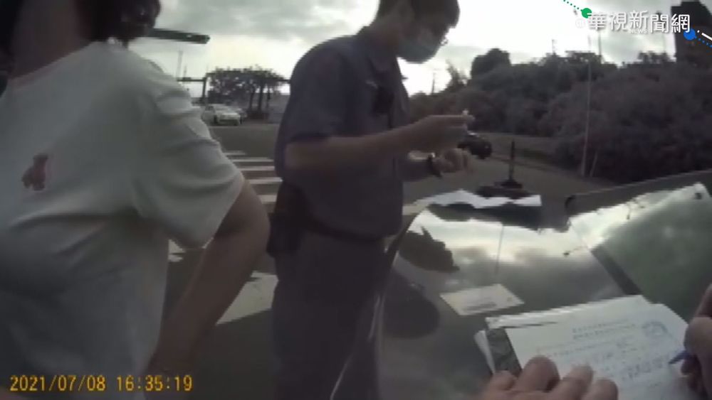 車上脫口罩喝水挨罰1萬5 民怨搶錢