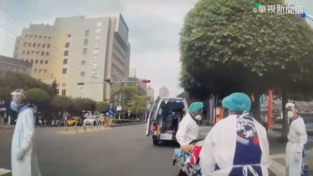 婦人倒路邊無心跳 所長急CPR搶命