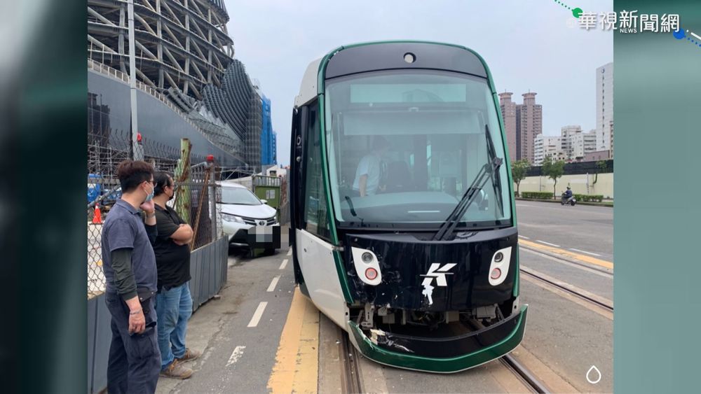 半年來7次! 高雄輕軌又遭撞 列車毀損