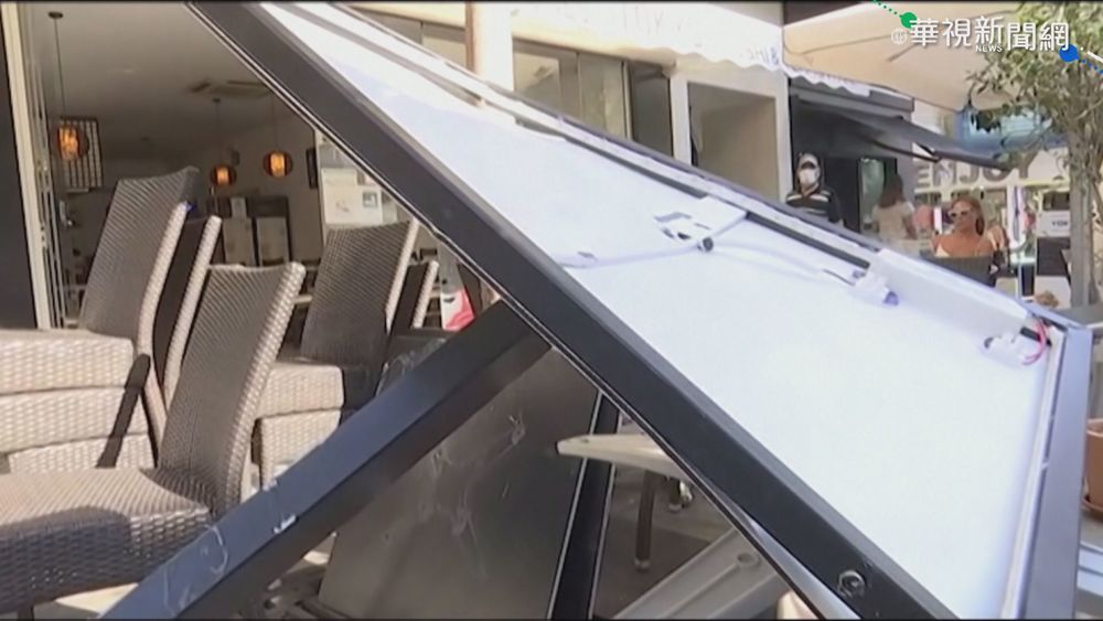 西班牙馬貝拉汽車衝上人行道 至少10傷