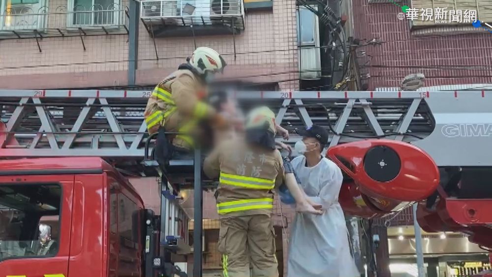 悚!基隆女子墜樓 單腳倒掛6樓遮雨棚