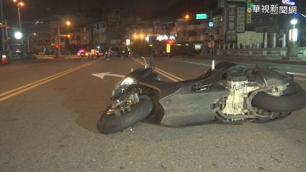 雙載機車疑自摔 騎士命危乘客擦挫傷