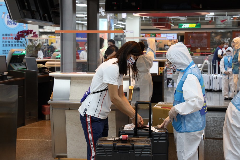 國手擠經濟艙征戰...教育部曝2公文「原規劃國手搭商務艙」