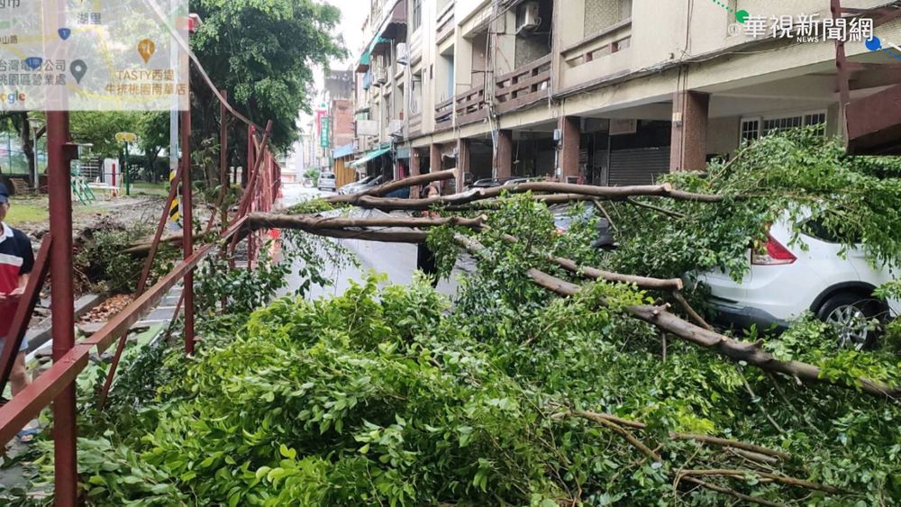 烟花颱風進逼 漁船返港.國軍待命救援