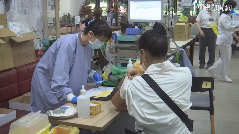 診所未核對造冊 沒預約卻打到疫苗