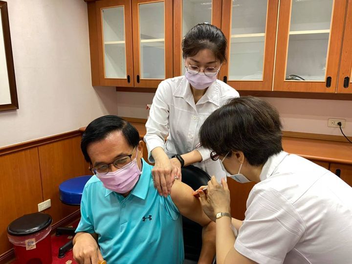 已打2劑AZ感謝日本！ 陳水扁：第2劑感覺「更舒服」