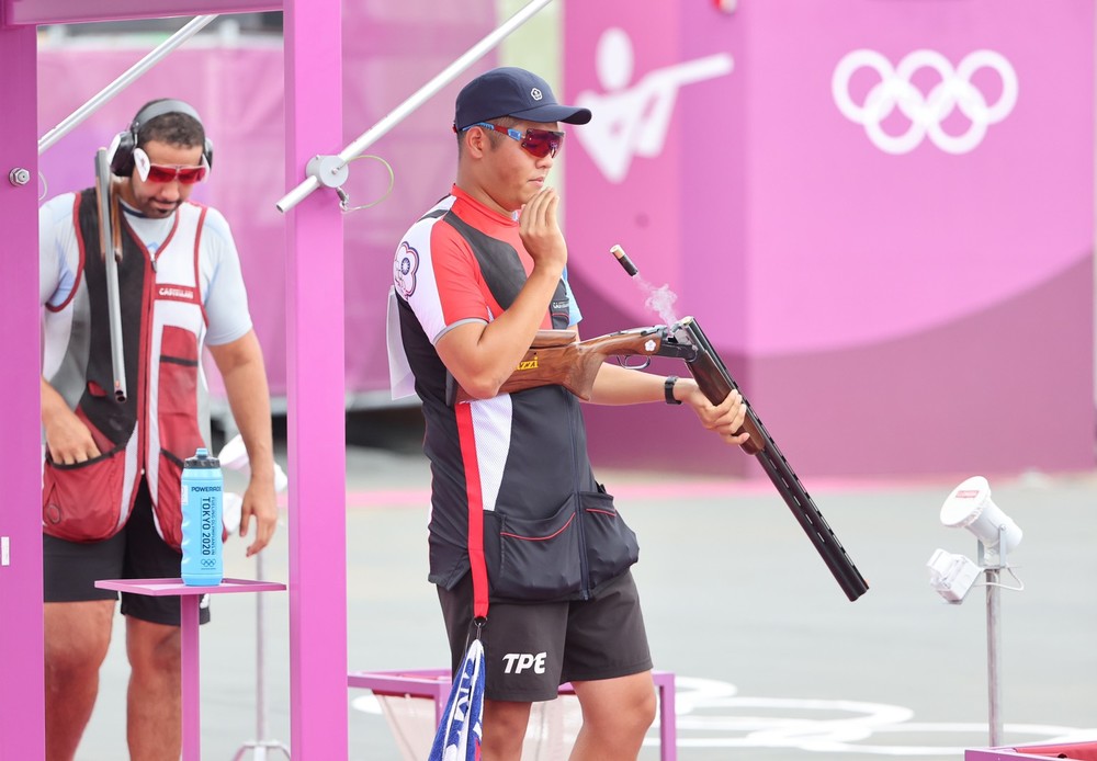 （射擊男子不定向飛靶資格賽選手楊昆弼。／翻攝自臉書「蔡英文 Tsai Ing-wen」。）