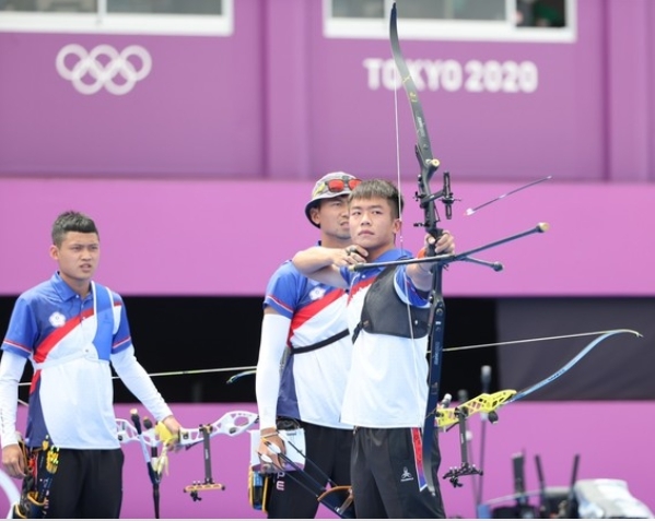 最後1箭失手射7分 「射箭宅男」鄧宇成止步64強