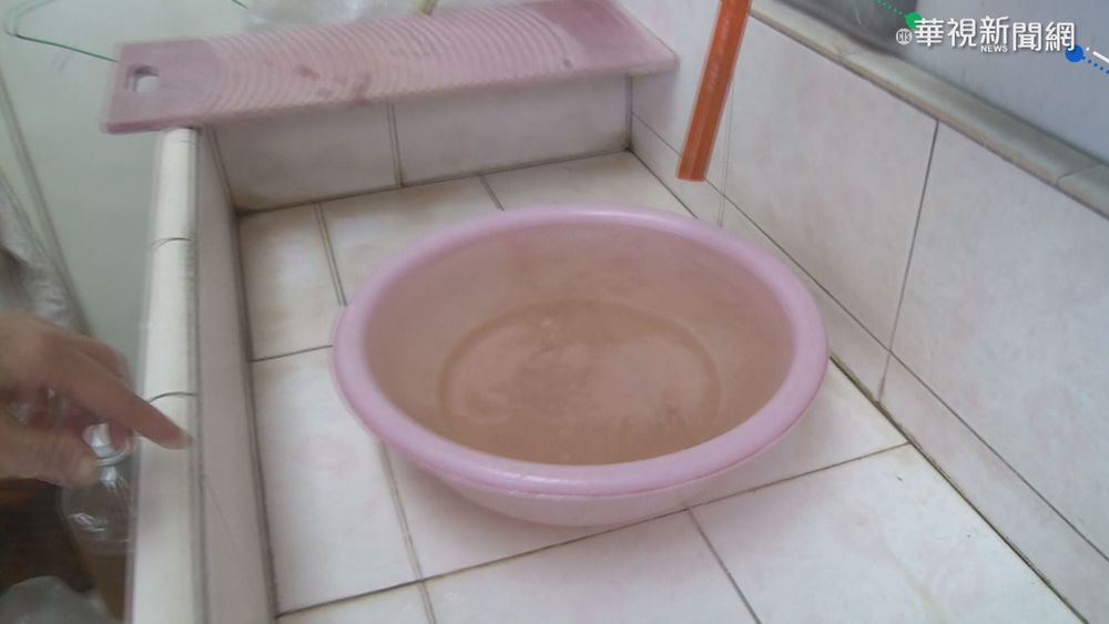 自來水汰換管線 水龍頭流出"醬油水"