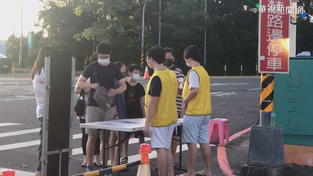 警戒降2級 墾丁大街週末採"人流管制"