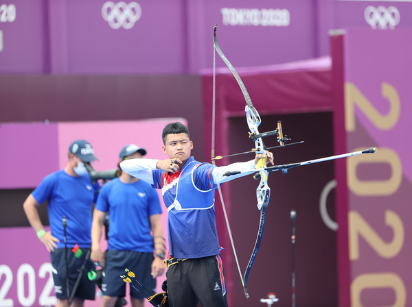 湯智鈞射下南韓好手 晉級男子射箭4強