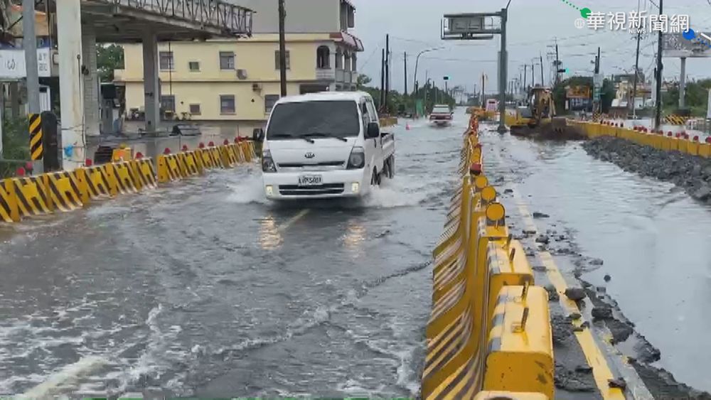 屏東林邊積水未退 台17線暫停通行