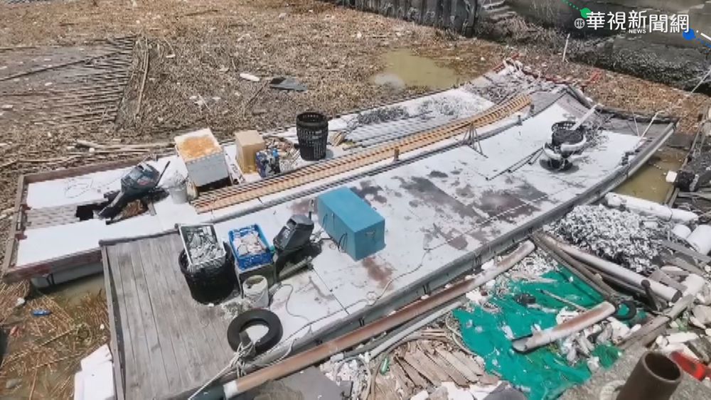 雨狂下! 20噸漂流木.垃圾積滿東石漁港