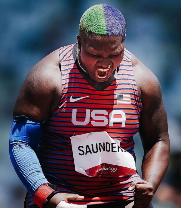 翻攝Raven Saunders IG