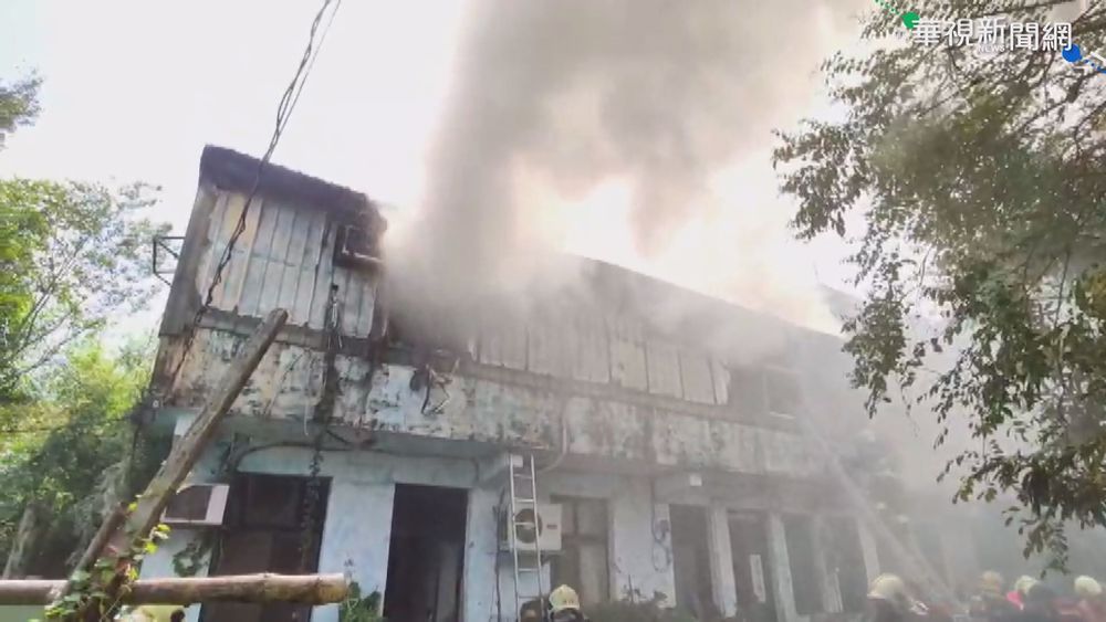 雙溪鐵皮民宅竄火 一家4口救出1命危