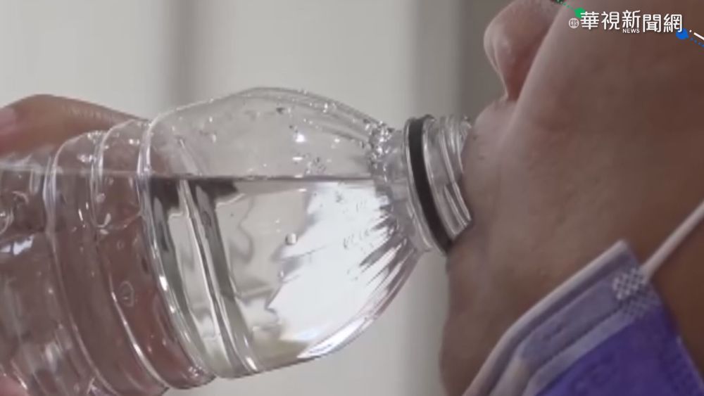 打完莫德納每天灌水 75歲翁肺積水