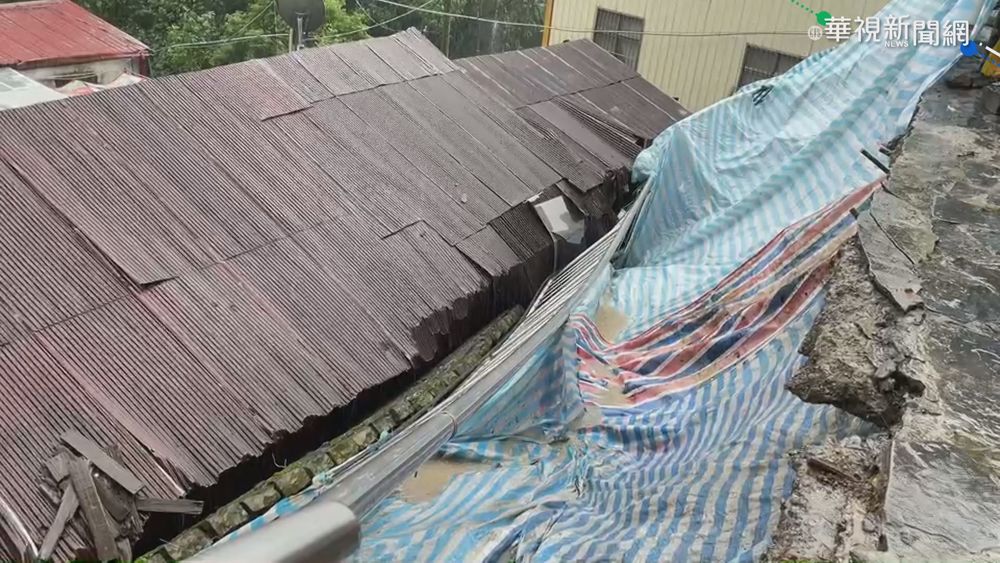 南投信義土石衝民宅 牆壁變形泥水灌