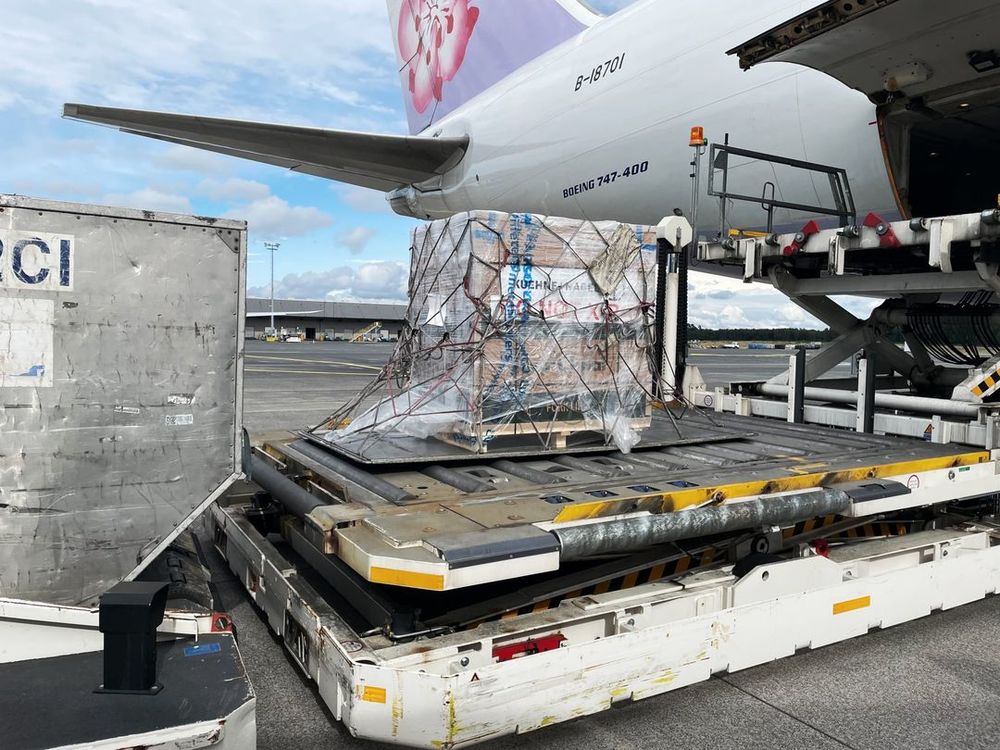 快訊》台灣自購10萬劑莫德納 今下午3點送抵