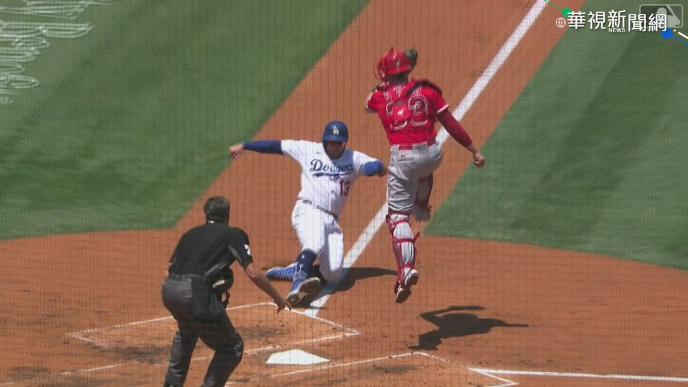 "洛杉磯內戰"插曲! 女球僮撂倒鬧場球迷